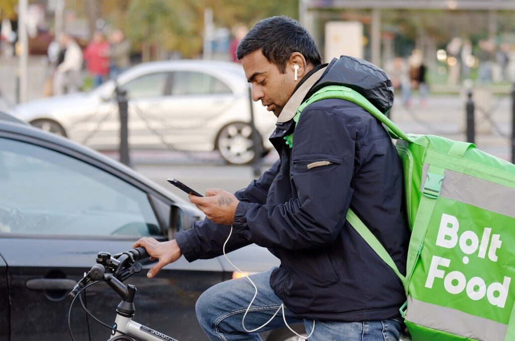 découvrez comment devenir livreur en france : conseils pratiques, étapes clés, et astuces pour réussir dans ce secteur en plein essor. trouvez toutes les informations nécessaires pour lancer votre carrière de livreur et maximiser vos opportunités.