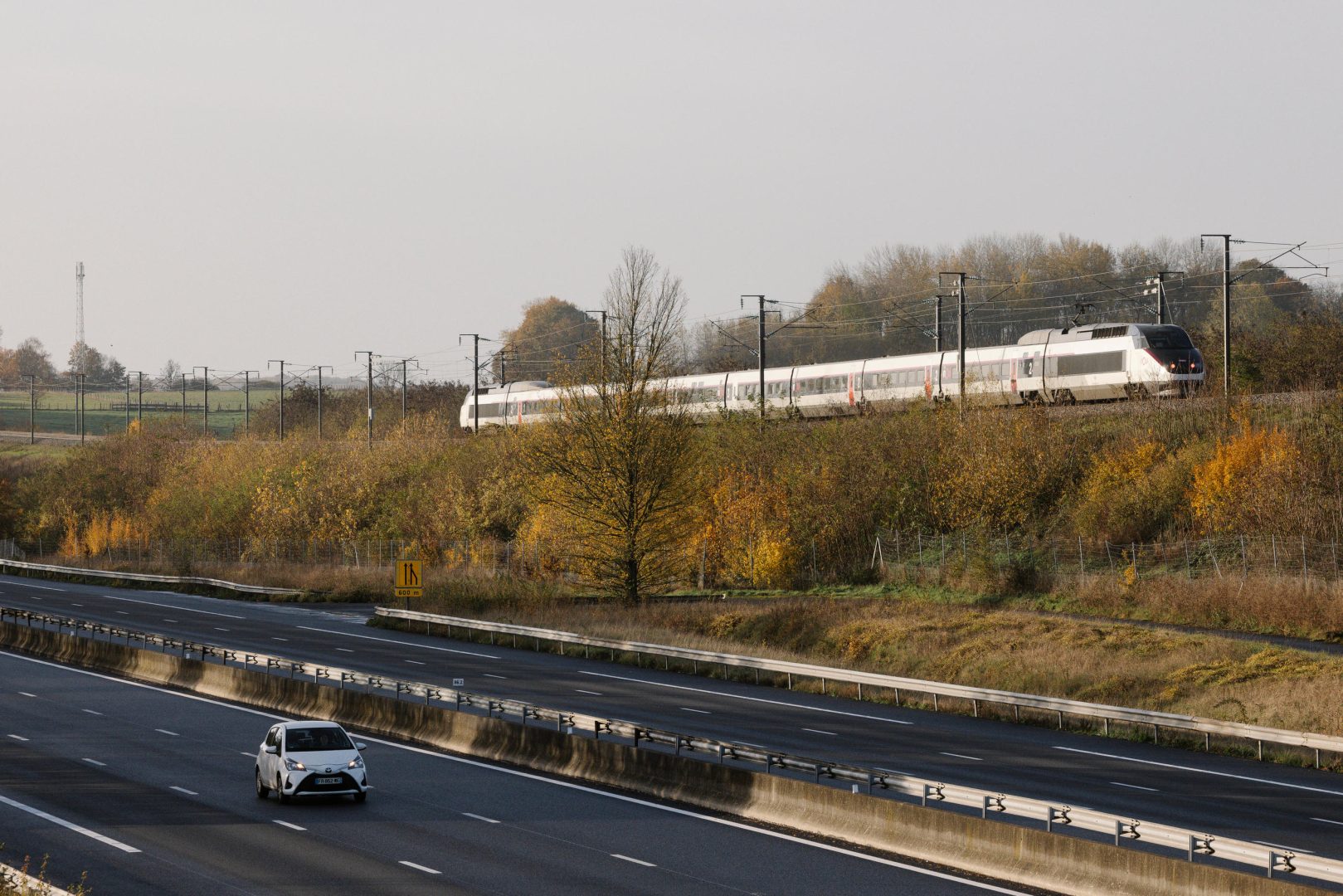 découvrez comment déménager votre voiture en train de manière simple et efficace. obtenez des conseils pratiques, des étapes à suivre et des informations essentielles pour un transport sécurisé de votre véhicule à travers les paysages de france.