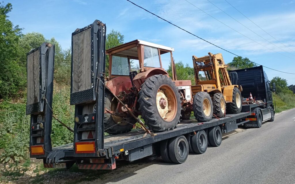 découvrez nos services de transport de tracteurs, offrant des solutions fiables et efficaces pour le transport de vos équipements agricoles. profitez d'un service rapide et sécurisé, adapté à vos besoins spécifiques.