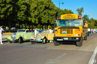 découvrez notre service de transport spécialisé pour voitures de collection. garantissez la sécurité et l'intégrité de votre véhicule précieux lors de ses déplacements avec notre équipe d'experts.