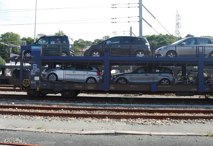 découvrez les avantages du transport de votre voiture par train. economique et pratique, cette solution vous permet de voyager en toute sérénité tout en préservant votre véhicule. optez pour un trajet confortable et sécurisé.