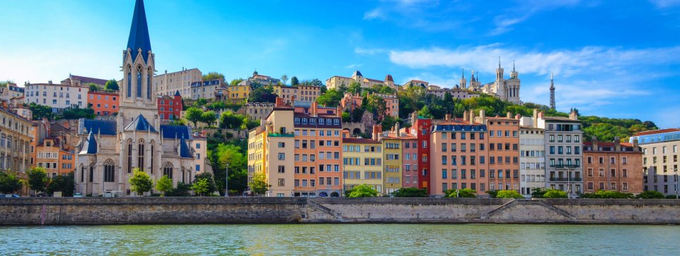 découvrez le transport idéal entre lyon et angers ! que vous optiez pour le train, la voiture ou le covoiturage, trouvez des solutions pratiques et confortables pour voyager sereinement. profitez d'un trajet rapide et agréable tout en admirant les paysages entre ces deux magnifiques villes.