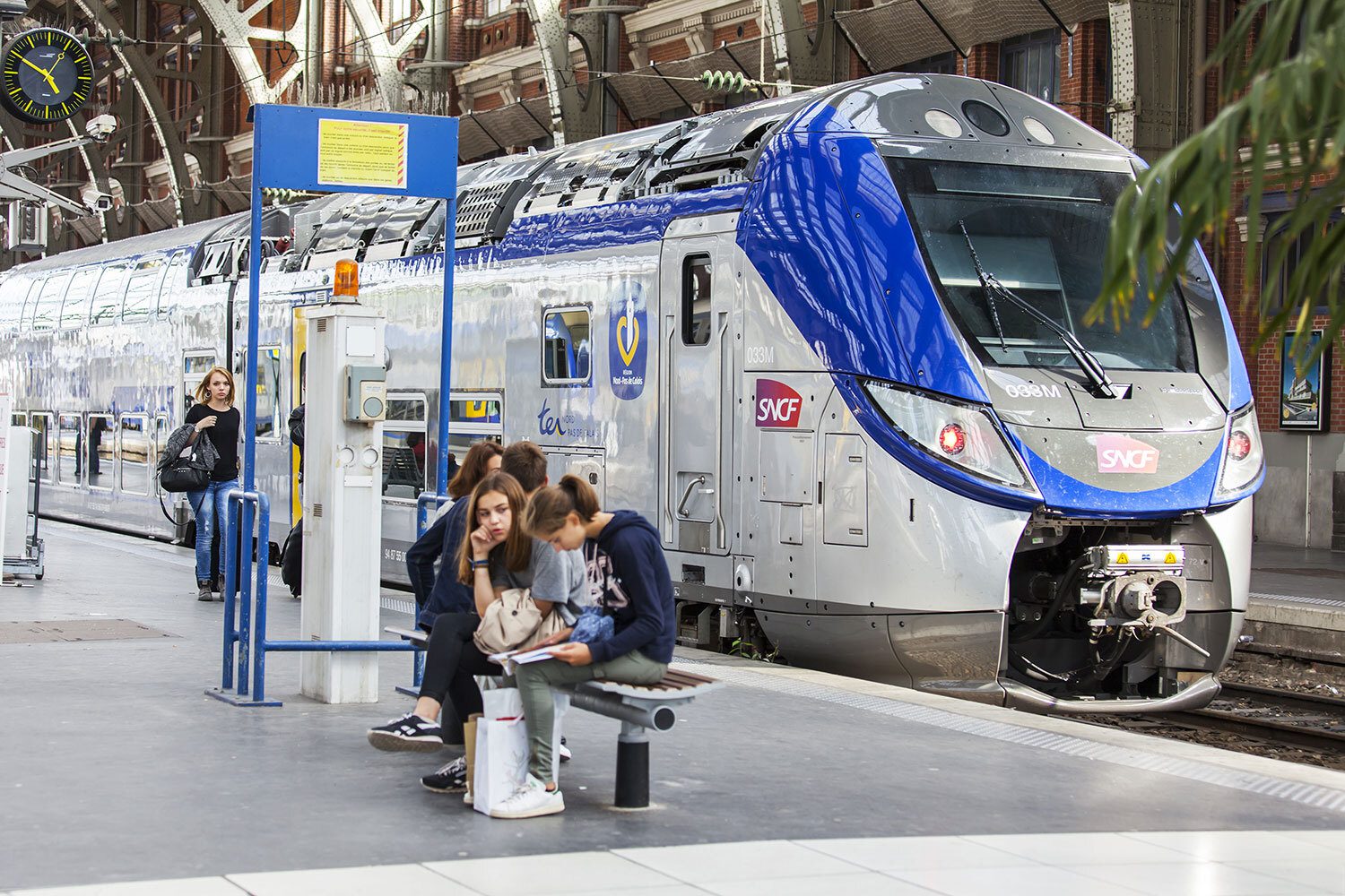 découvrez notre service de transport entre nice et lille. profitez de trajets confortables, rapides et abordables pour relier ces deux magnifiques villes françaises. réservez dès maintenant votre voyage et savourez une expérience unique de déplacement.