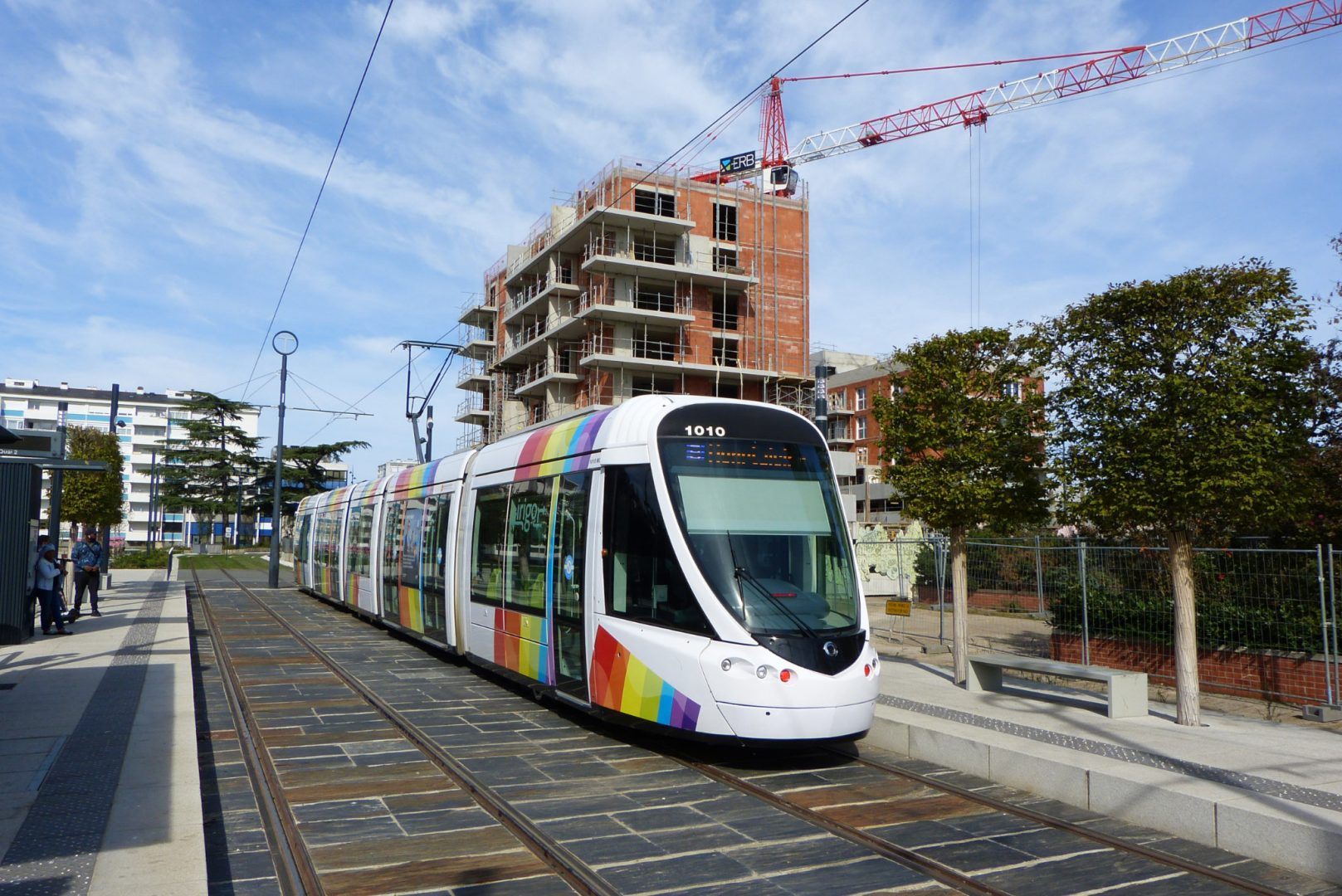 découvrez nos solutions de transport reliant marseille à angers. profitez de trajets confortables et rapides, que ce soit en train, bus ou voiture avec des services adaptés à tous vos besoins de déplacement.