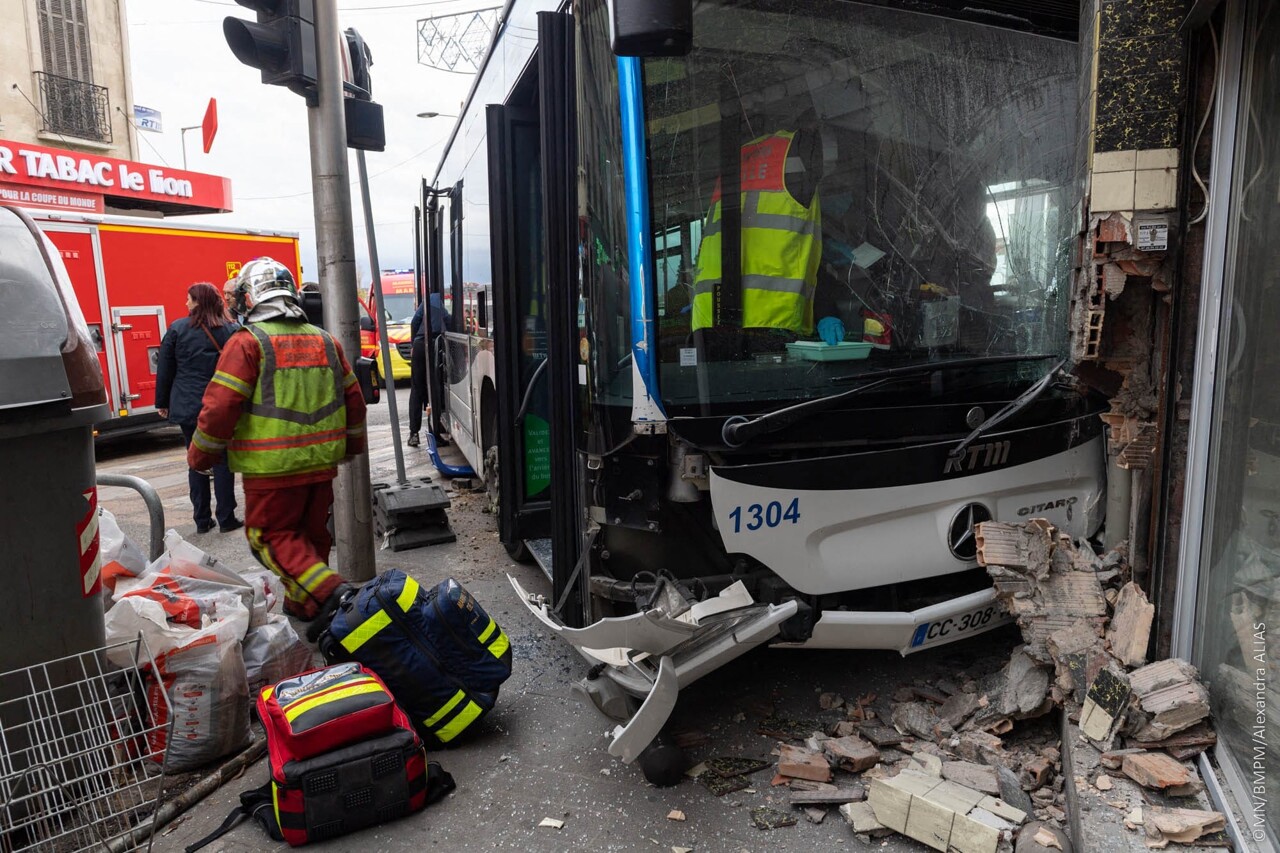 découvrez des options de transport pratique entre marseille et lyon. que ce soit en train, en bus ou en voiture, trouvez la solution idéale pour voyager confortablement et rapidement entre ces deux grandes villes françaises.