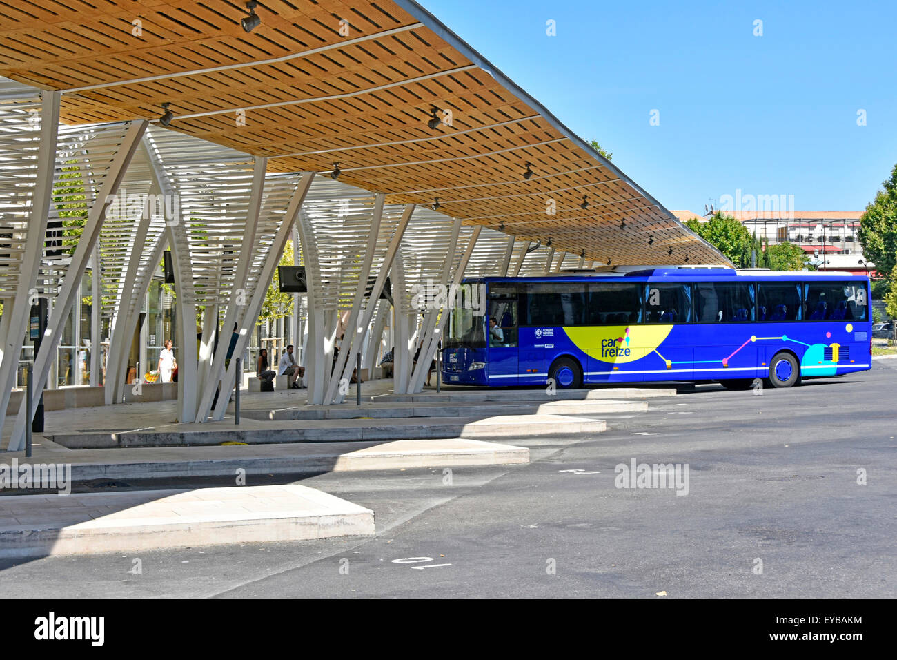 découvrez le transport idéal à aix-en-provence : des solutions pratiques et écologiques pour explorer la ville et ses environs en toute sérénité. profitez d'un réseau de transports efficaces qui facilite vos déplacements et rend votre séjour agréable.