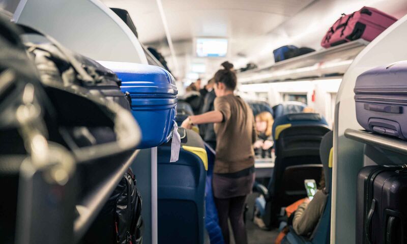 découvrez tout ce qu'il faut savoir sur les bagages sncf : les dimensions autorisées, les services de transport, et quelques astuces pour voyager léger et sereinement lors de vos trajets en train.