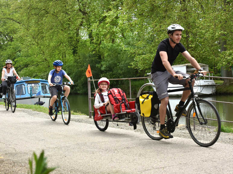 découvrez comment transporter votre vélo en toute sécurité et simplicité, que ce soit en voiture, en train ou en avion. retrouvez des conseils pratiques et des solutions adaptées à tous vos déplacements à deux roues.