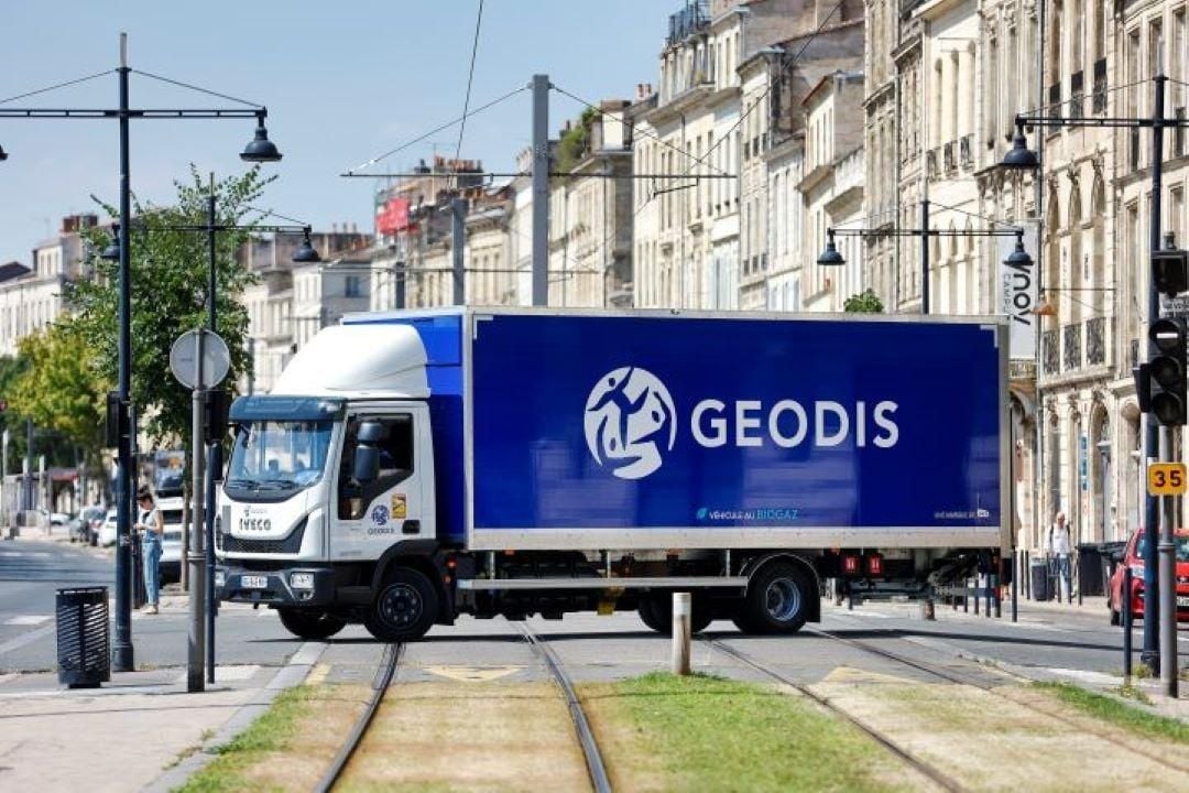 découvrez les services de livraison de geodis, experts en logistique et transport. profitez d'une expérience de livraison rapide et fiable pour vos colis, quel que soit votre secteur d'activité. optez pour geodis pour un suivi transparent et un service client de qualité.