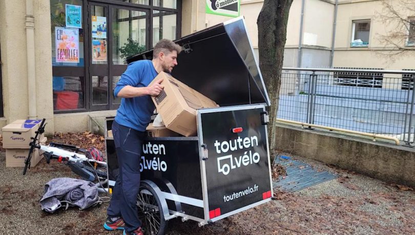 découvrez les coûts associés au déménagement à vélo, incluant les frais de transport, de matériel et autres dépenses à prévoir pour un déménagement écologique et économique.