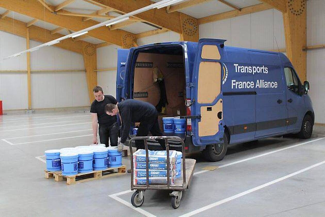 découvrez les services de transporteurs en france pour un acheminement rapide et sécurisé de vos marchandises. profitez d'un réseau fiable et d'une expertise reconnue pour tous vos besoins logistiques.