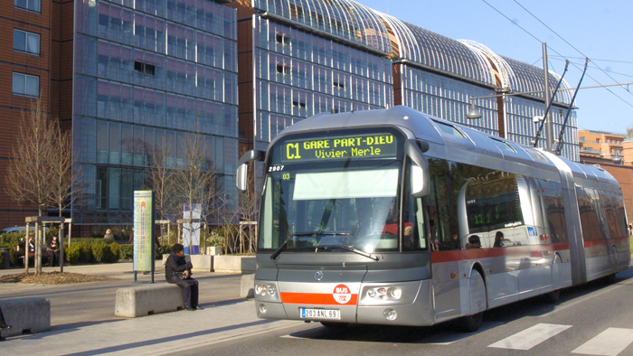 découvrez tout ce qu'il faut savoir sur les transports urbains : options, avantages, et impact sur la mobilité. explorez les solutions de transport durable qui améliorent la vie citadine.