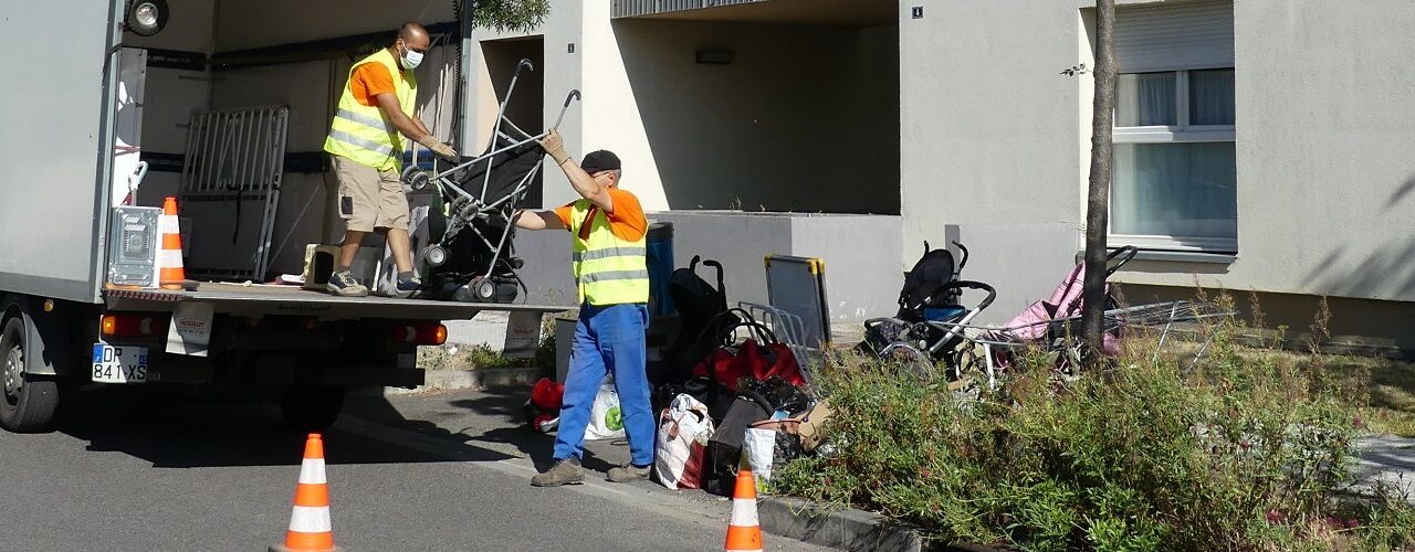 découvrez nos services de transport d'encombrants adaptés à vos besoins. que ce soit pour débarrasser des meubles, des appareils électroménagers ou d'autres objets volumineux, nous garantissons une solution rapide, efficace et respectueuse de l'environnement. contactez-nous pour un devis personnalisé !