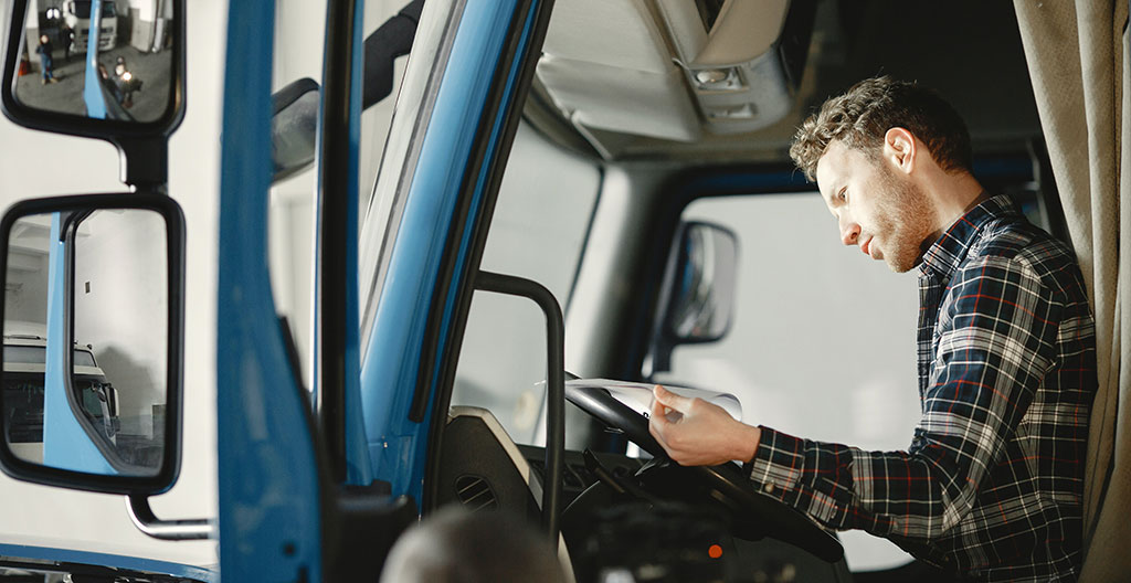 découvrez nos services de transport routier, offrant des solutions flexibles et efficaces pour le transport de marchandises partout en france. profitez d'une logistique optimisée et d'un suivi en temps réel pour garantir la sécurité et la rapidité de vos livraisons.