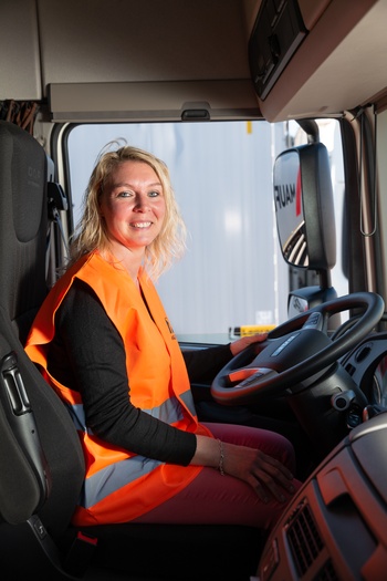 découvrez le service de transport routier chaley, spécialiste dans la logistique et le transport de marchandises. profitez d'un service fiable, rapide et adapté à vos besoins pour tous vos envois nationaux et internationaux.