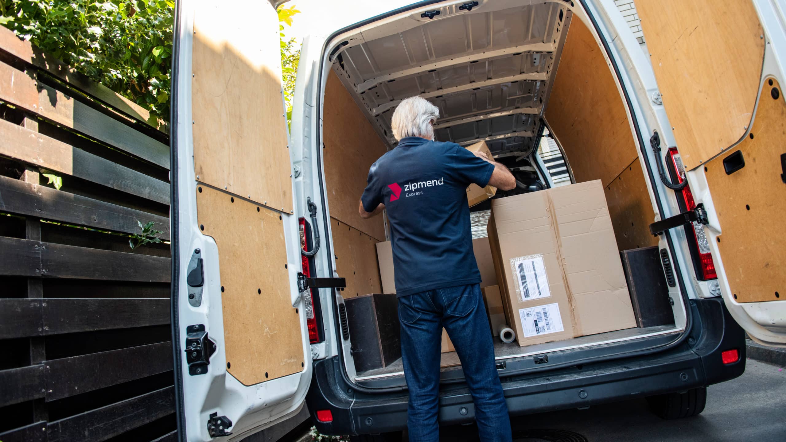 découvrez notre service de transport de colis à conzieu 01300. nous proposons des solutions rapides et fiables pour l'envoi de vos colis partout en france. profitez d'une livraison sécurisée et d'un suivi personnalisé pour tous vos envois.