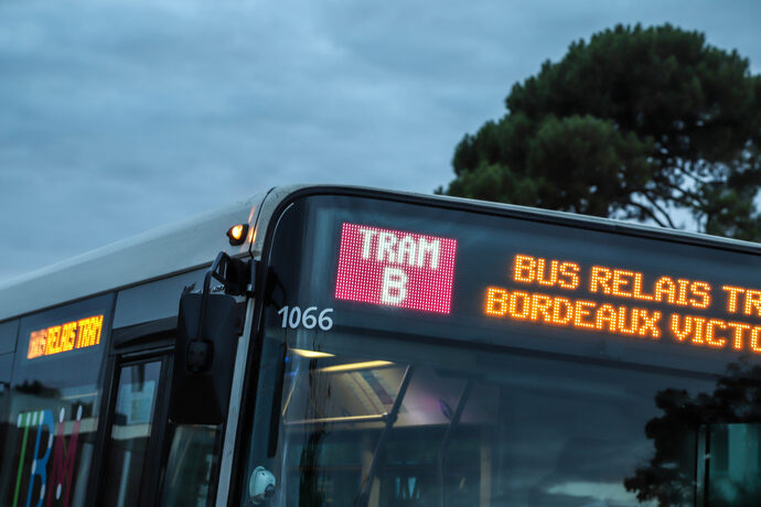 découvrez les tarifs et options pour voyager en bus de bordeaux à cap ferret. profitez d'un trajet confortable et accessible pour explorer cette magnifique destination en toute simplicité.