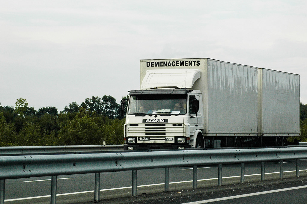 découvrez nos conseils pour choisir la meilleure société de transport pour votre déménagement. apprenez à évaluer les services, comparer les devis et garantir une expérience de déménagement réussie.