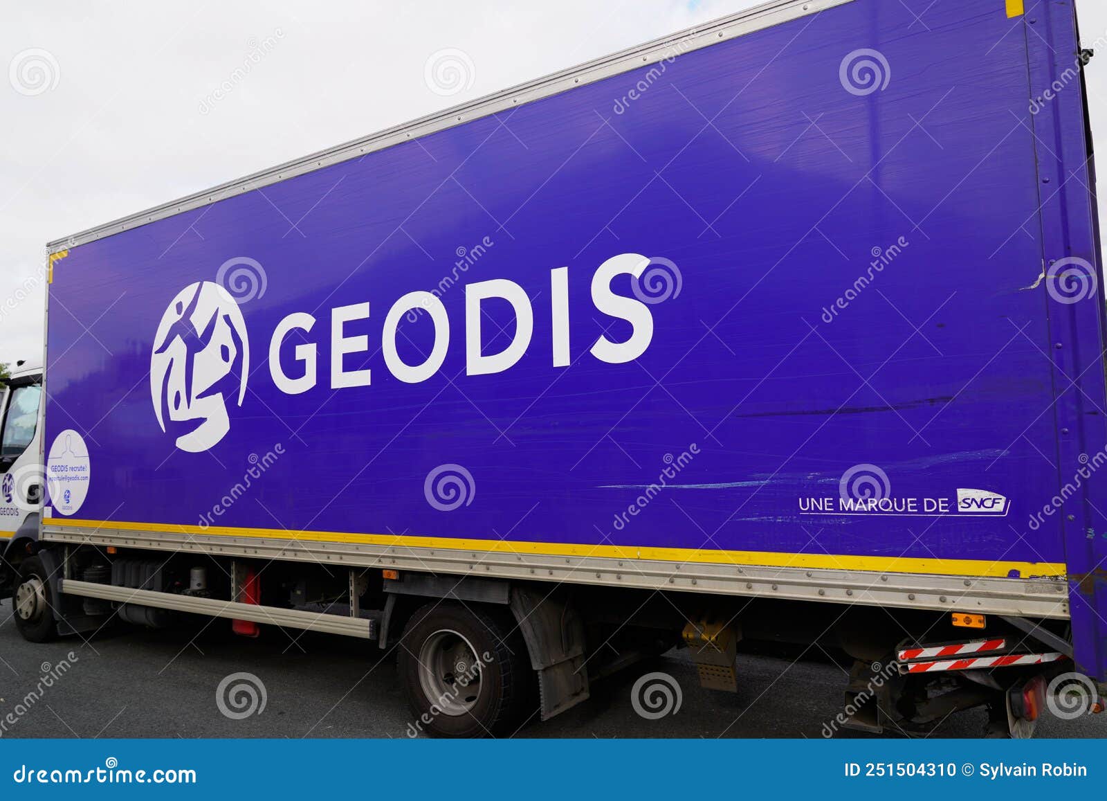 découvrez les différentes façons de contacter geodis transport pour toutes vos demandes de renseignement, d'assistance ou de services logistiques. nous sommes là pour répondre à vos besoins en matière de transport.