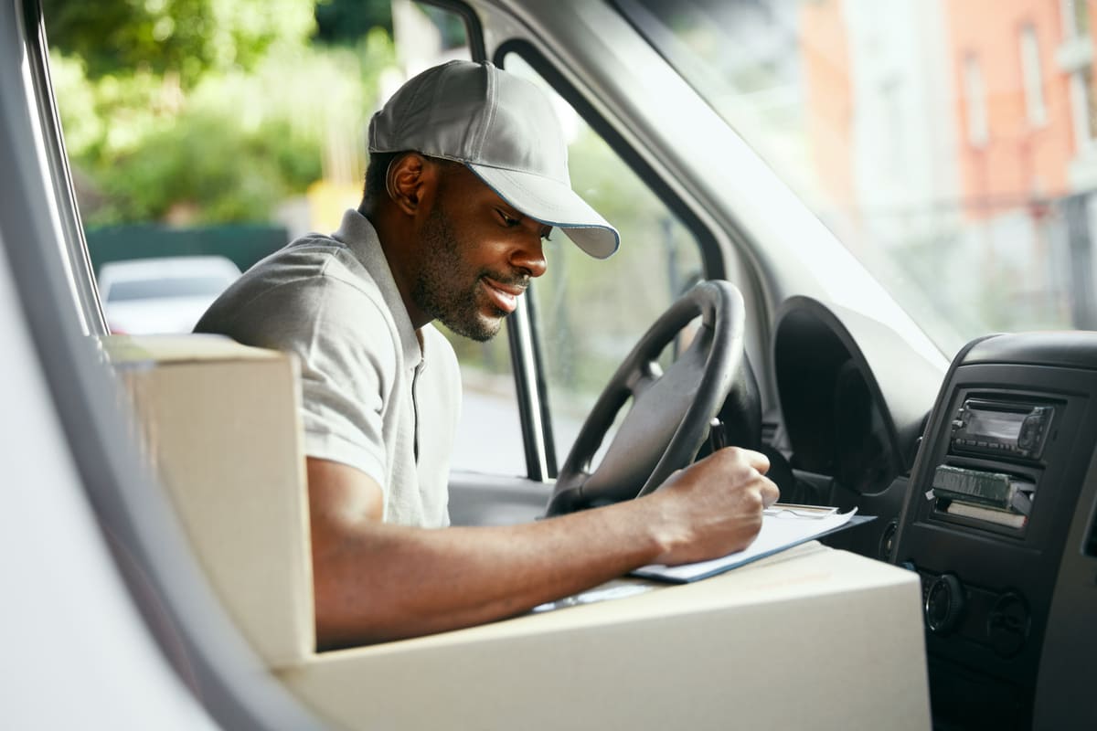 découvrez les principales responsabilités d'un coursier, de la livraison rapide à la gestion des colis, en passant par l'importance d'une communication efficace avec les clients. apprenez à maîtriser ce métier dynamique et essentiel au transport de biens.