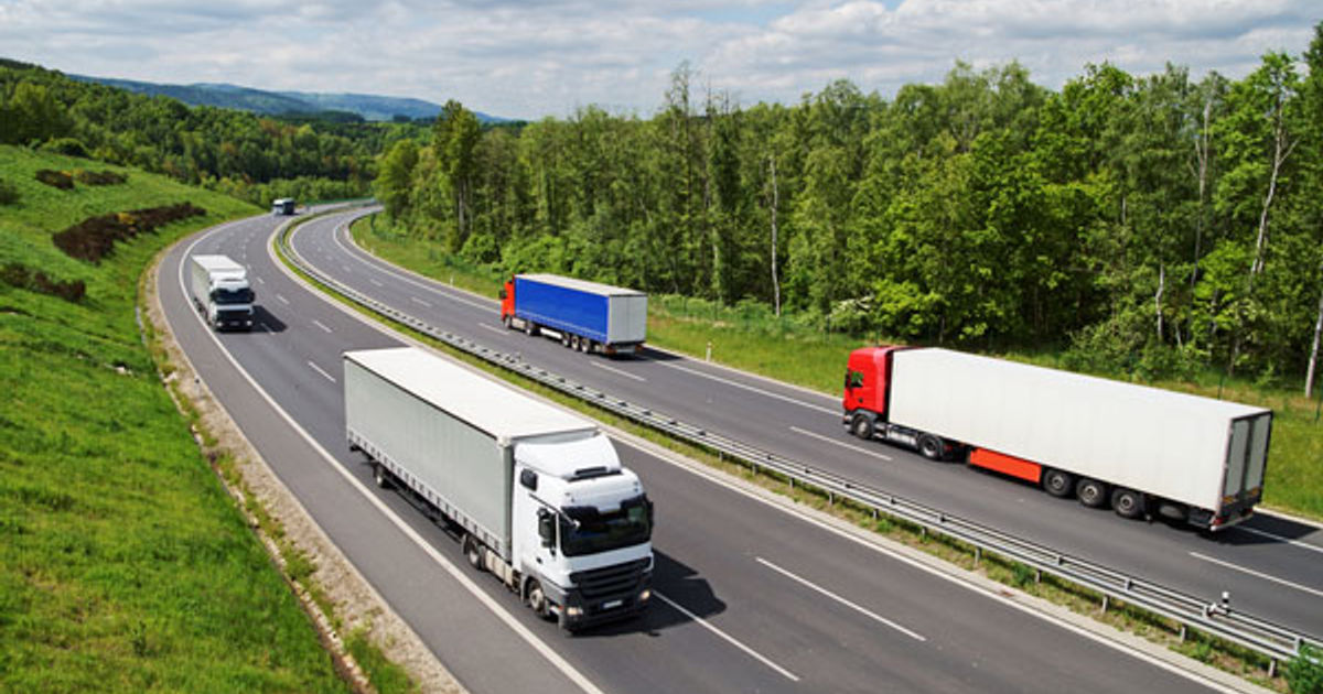 découvrez comment créer votre société de transport en france. suivez nos conseils pratiques sur les étapes administratives, les choix de statut juridique et les stratégies de développement pour réussir dans ce secteur dynamique.