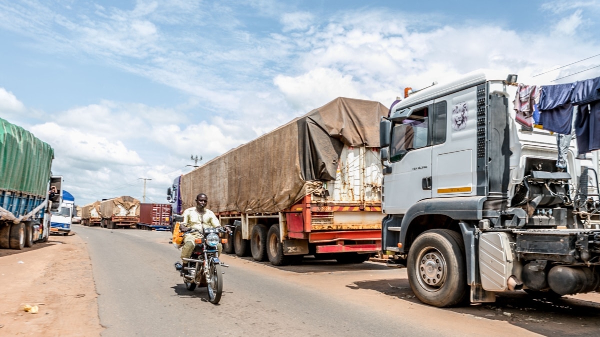 découvrez les principaux défauts des transports en afrique, les défis rencontrés par les infrastructures, et les impacts sur le développement économique et social du continent. une analyse complète des enjeux actuels des systèmes de transport africains.