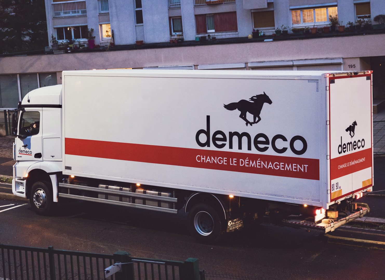 découvrez nos services de déménagement professionnels entre marseille et lyon. bénéficiez d'un accompagnement personnalisé, d'un transport sécurisé et d'une expertise adaptée à vos besoins pour un déménagement sans stress.