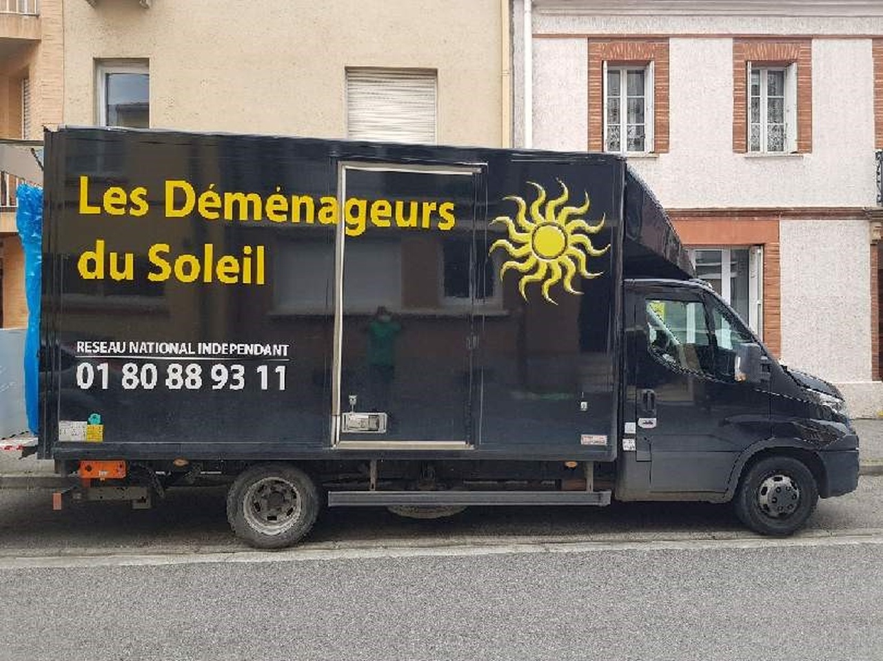 découvrez nos services de déménagement à saint-jean-sur-reyssouze, adaptés à vos besoins pour un transfert sans stress. profitez de notre expertise locale et d'une équipe dédiée pour un déménagement rapide et efficace.