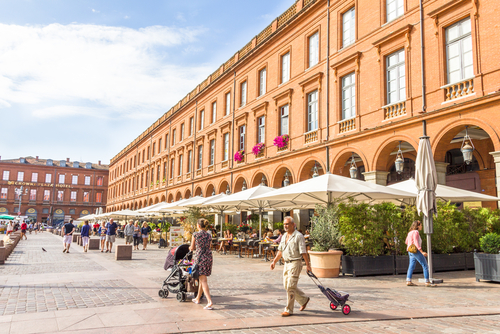 découvrez nos services de déménagement de toulouse à grenoble. profitez d'un déménagement rapide, sécurisé et au meilleur prix. nos équipes expérimentées s'occupent de tout pour un transfert sans stress de vos biens.