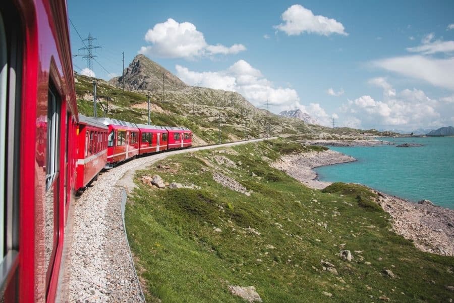 découvrez comment déménager votre voiture en train de manière simple et efficace. obtenez des conseils utiles, des étapes clés et des informations pratiques pour faciliter ce processus de transport.