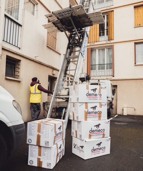 découvrez notre service de déménagement à clermont-ferrand, professionnel et fiable. nos déménageurs expérimentés s'occupent de tout pour un déménagement sans stress. contactez-nous dès aujourd'hui pour un devis personnalisé !