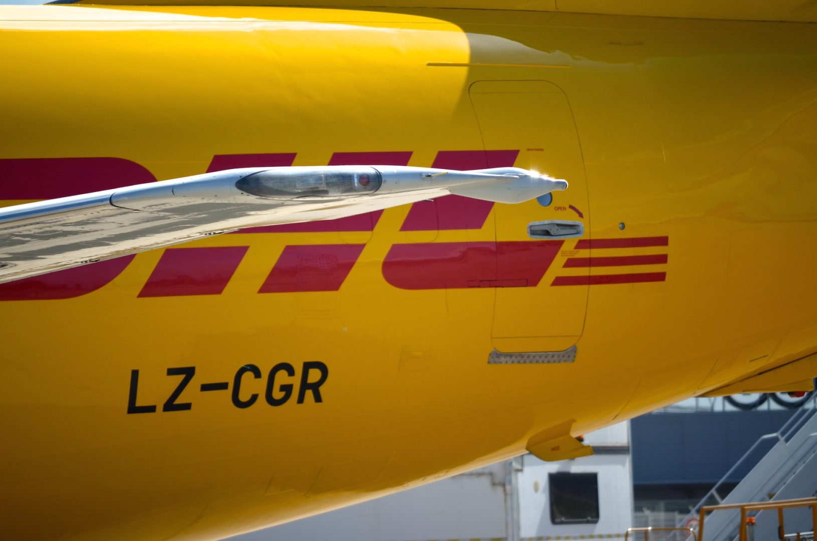 découvrez les services de dhl en algérie, votre partenaire de confiance pour l'expédition rapide et sécurisée de vos colis, tant au niveau national qu’international. profitez de solutions logistiques adaptées à vos besoins.