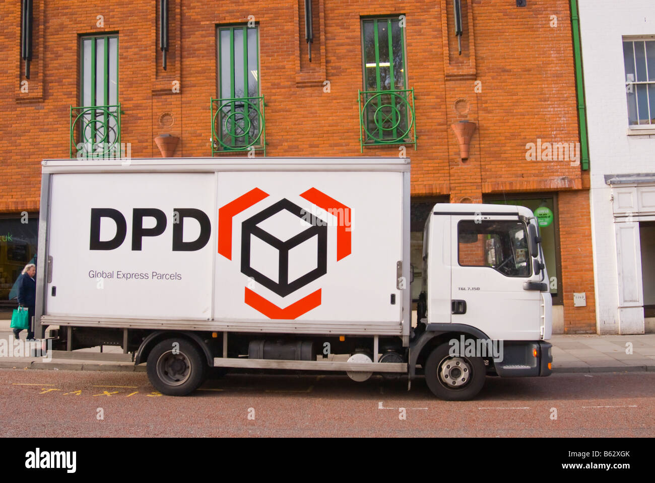 découvrez dpd express, votre solution de livraison rapide et fiable. profitez d'un service de qualité pour l'expédition de vos colis, que ce soit pour des envois nationaux ou internationaux. expérience client optimisée et suivi en temps réel.