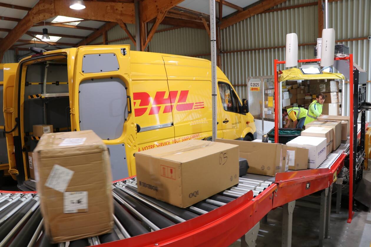 envoyez vos colis en toute simplicité avec dhl. bénéficiez d'un service rapide et fiable pour la livraison nationale et internationale. suivez vos envois en temps réel et profitez de solutions adaptées à vos besoins.