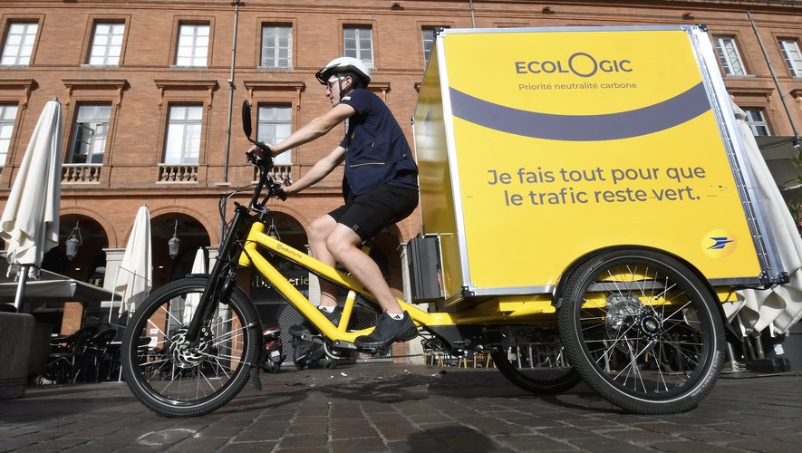 découvrez comment envoyer votre vélo par la poste en toute simplicité. suivez nos conseils pratiques pour un envoi sécurisé et rapide, que ce soit pour un déménagement ou un cadeau. ne laissez pas la distance vous séparer de votre vélo !