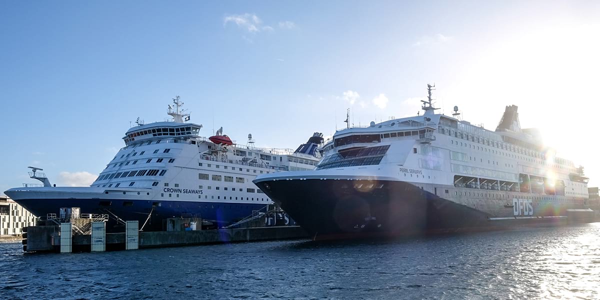 découvrez notre guide complet sur les ferrys dfds, incluant les itinéraires, les services à bord, les conseils de réservation et des astuces pour un voyage agréable. embarquez avec dfds pour une expérience inoubliable en mer !