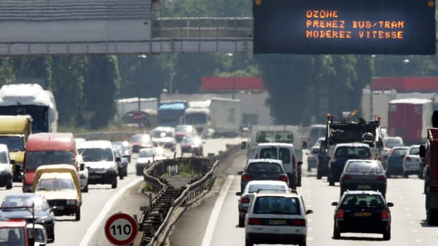 explorez les défis et les limitations du transport routier, y compris les réglementations, les conditions de routes et les impacts environnementaux. découvrez comment ces facteurs influencent l'efficacité et la durabilité du transport de marchandises.