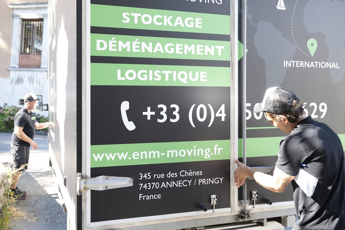 découvrez nos services de logistique et déménagement adaptés à vos besoins. profitez d'une expertise professionnelle pour un transport sécurisé et efficace de vos biens, que ce soit pour un déménagement résidentiel ou commercial. simplifiez votre transition avec notre équipe expérimentée.