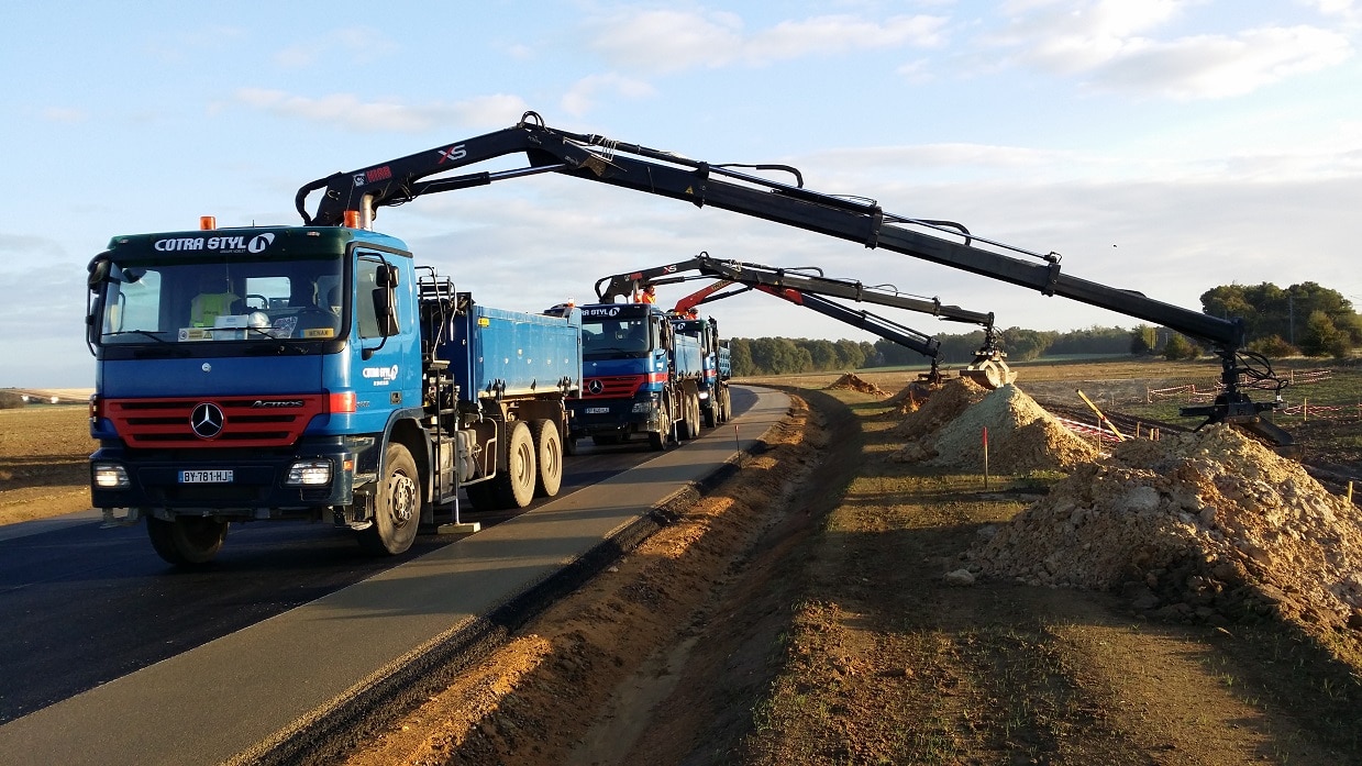 découvrez tout sur la longueur d'un camion de 19 tonnes. informez-vous sur ses dimensions, ses caractéristiques techniques et son adéquation pour le transport de biens lourds. optimisez vos choix logistiques grâce à notre guide détaillé.