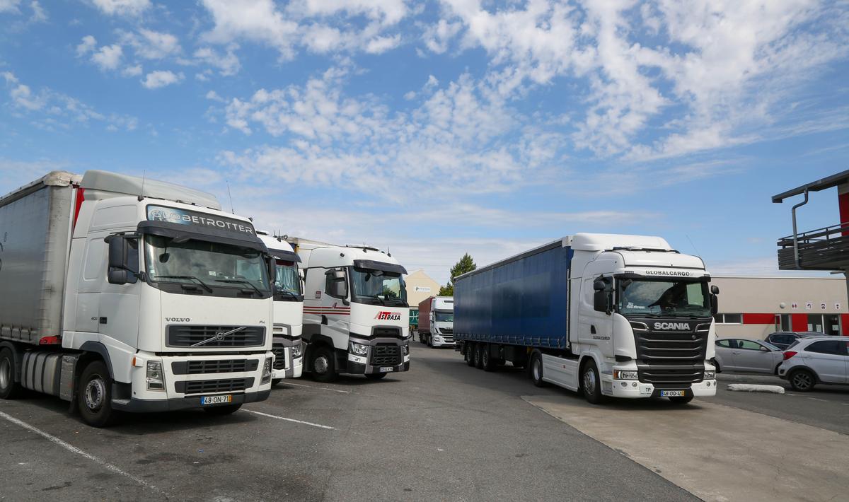 découvrez les métiers du transport et déménagement : un secteur dynamique au service de la logistique et de la mobilité. explorez les rôles essentiels, les compétences requises et les opportunités professionnelles dans un domaine en constante évolution.