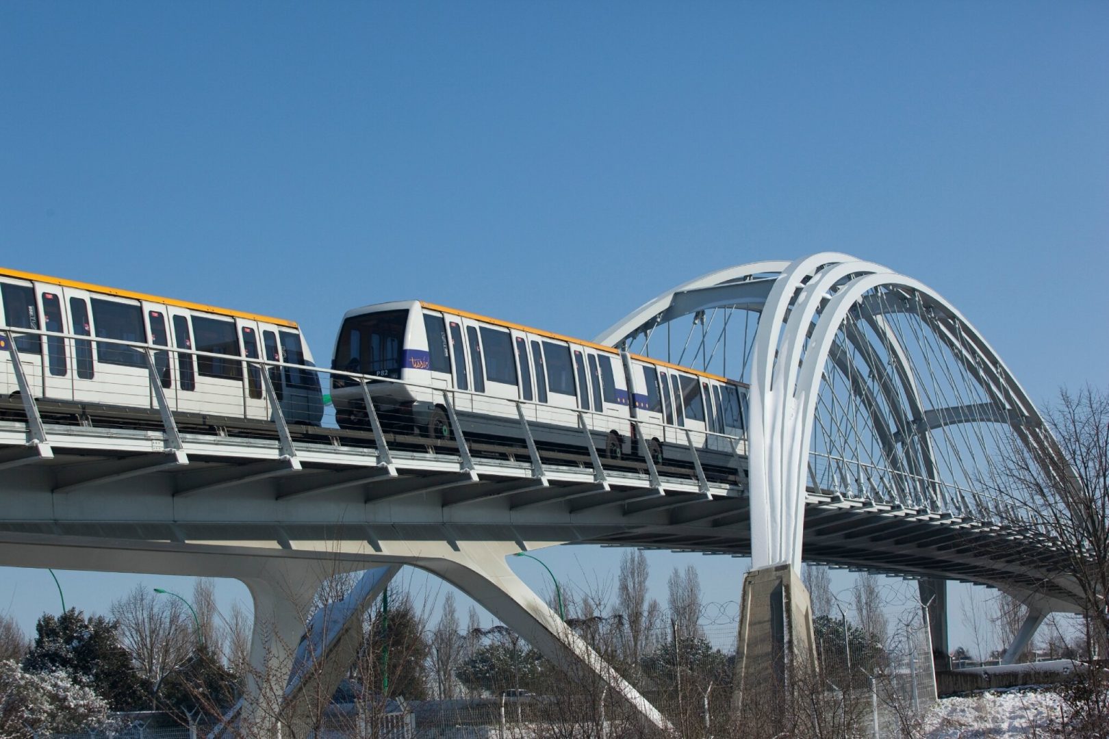 découvrez le réseau de métro de toulouse, une solution de transport moderne et efficace pour explorer la ville rose. profitez d'un accès rapide aux principales attractions et quartiers grâce à ses lignes pratiques et ses stations bien situées.