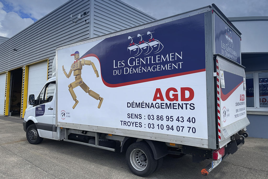 découvrez des astuces pratiques pour optimiser le chargement de votre camion de déménagement. améliorez l’espace, assurez la sécurité de vos biens et facilitez votre déménagement avec nos conseils experts.