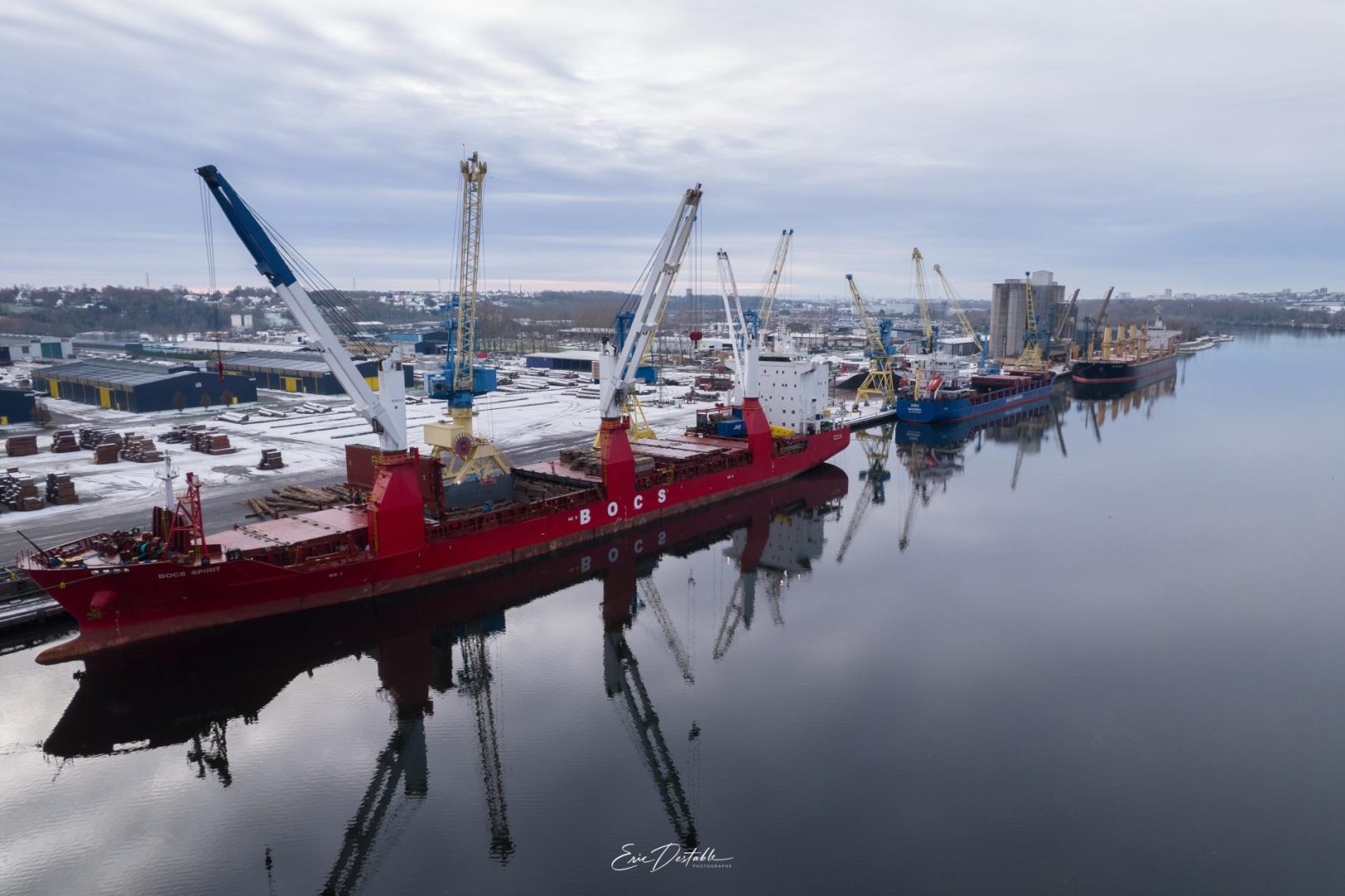 découvrez notre port commerce, un hub dynamique pour l'échange de biens et de services. explorez nos installations modernes, notre expertise logistique et nos solutions adaptées pour soutenir votre activité commerciale. rejoignez-nous pour optimiser vos opérations maritimes et terrestres.