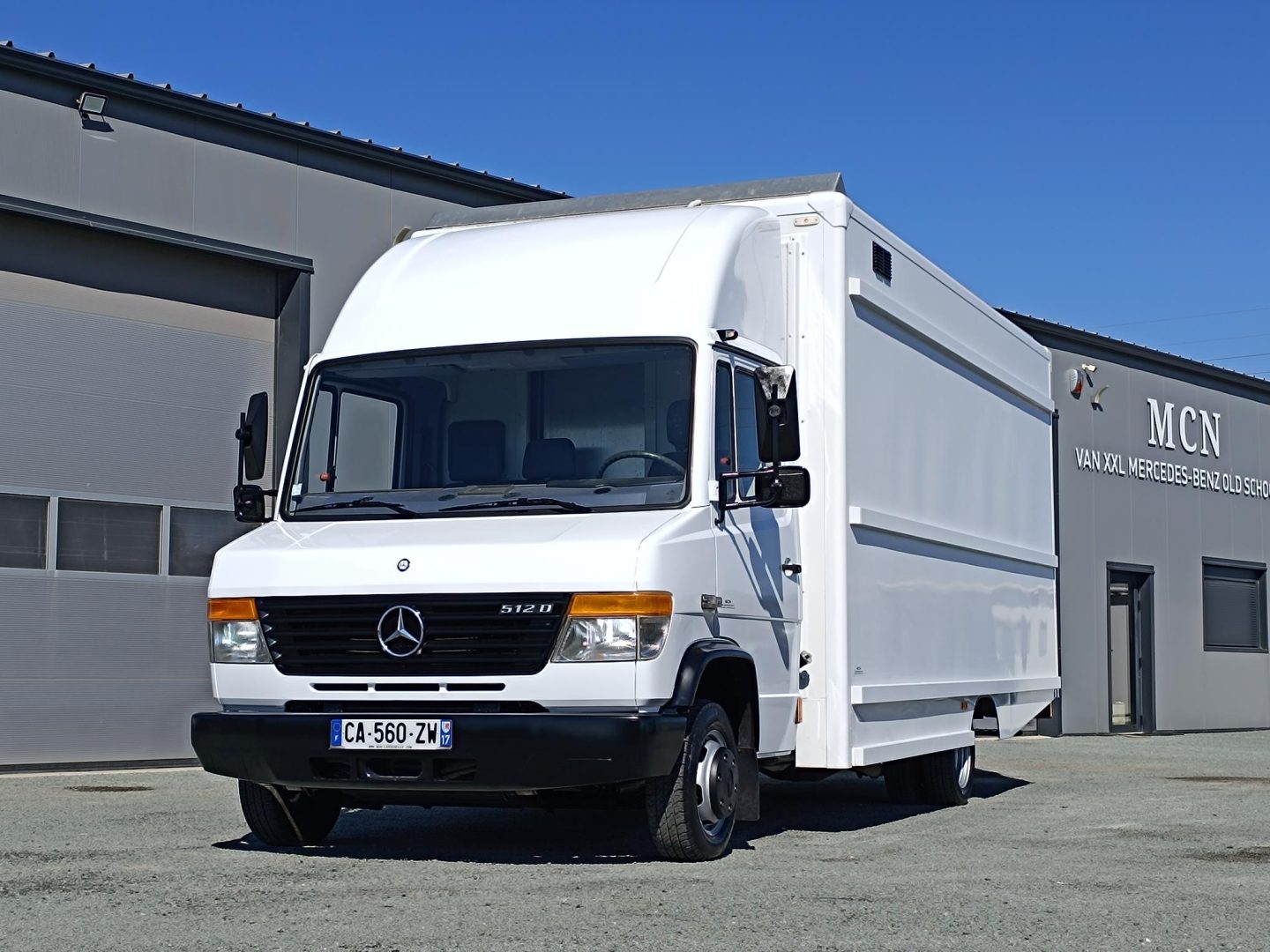 découvrez les prix compétitifs des camions mercedes adaptés au déménagement. profitez d'une flotte fiable et performante pour rendre votre déménagement facile et économique. comparez les offres et choisissez le camion qui répond à vos besoins.