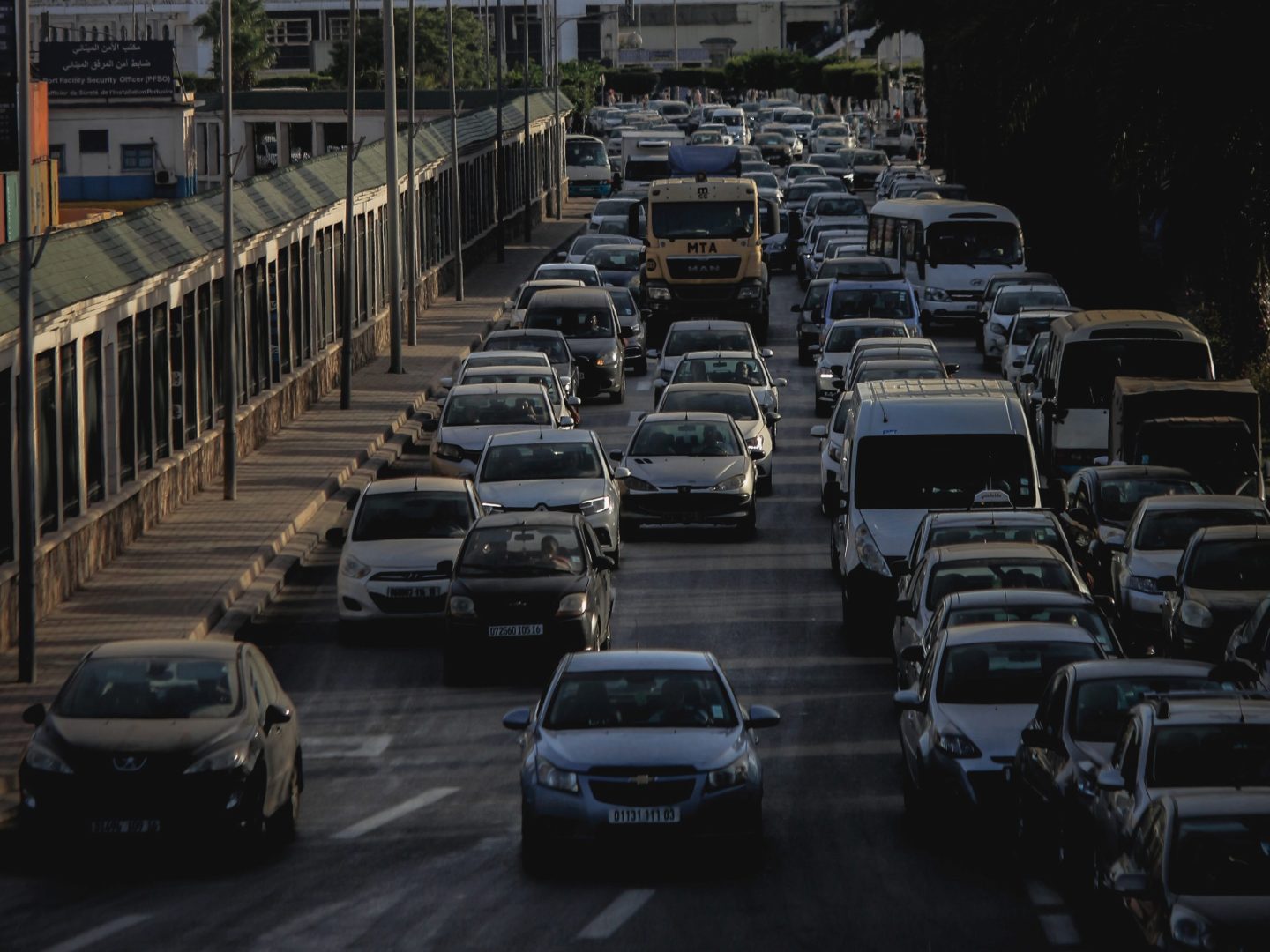 découvrez les meilleures offres de transport en algérie ! comparez les prix et explorez les avantages de différents services de transport pour vos besoins, que ce soit pour un déménagement, un voyage ou des livraisons. optimisez vos choix grâce à notre guide complet.