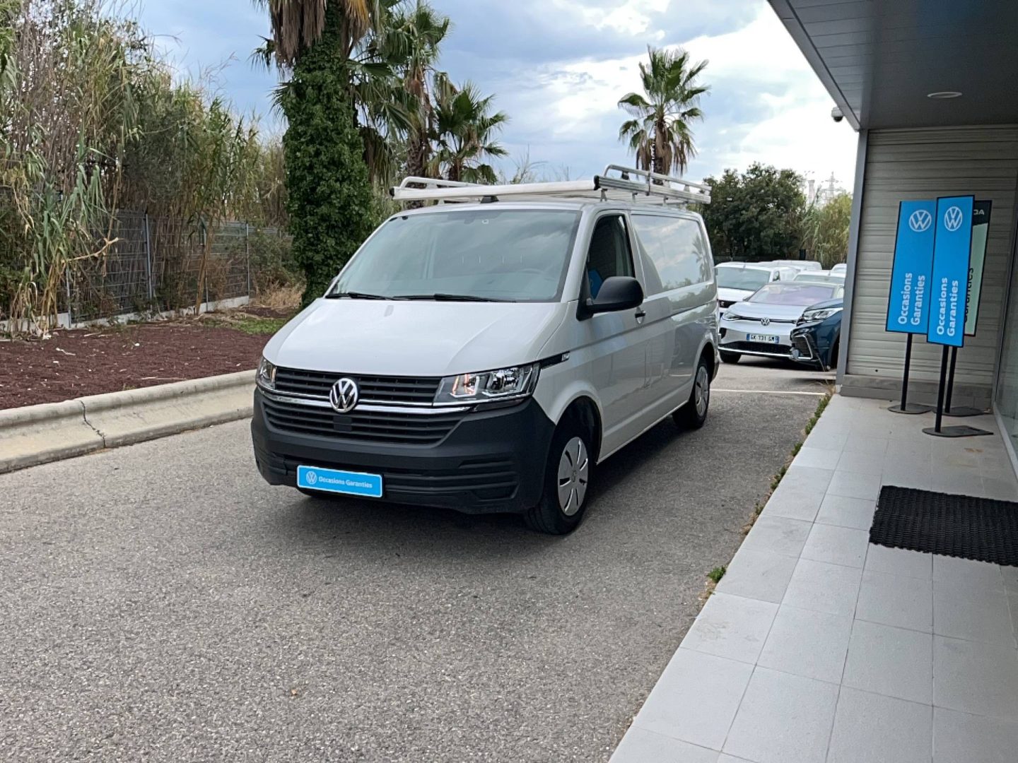 découvrez les prix compétitifs du volkswagen transporter, alliant performance, confort et fonctionnalité. comparez les différentes options disponibles pour choisir le modèle qui vous convient le mieux.