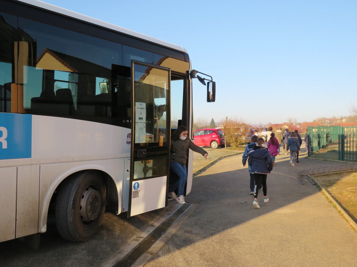 découvrez les règles essentielles du transport en france. informez-vous sur la législation en matière de sécurité, de circulation et de responsabilité pour un voyage serein.