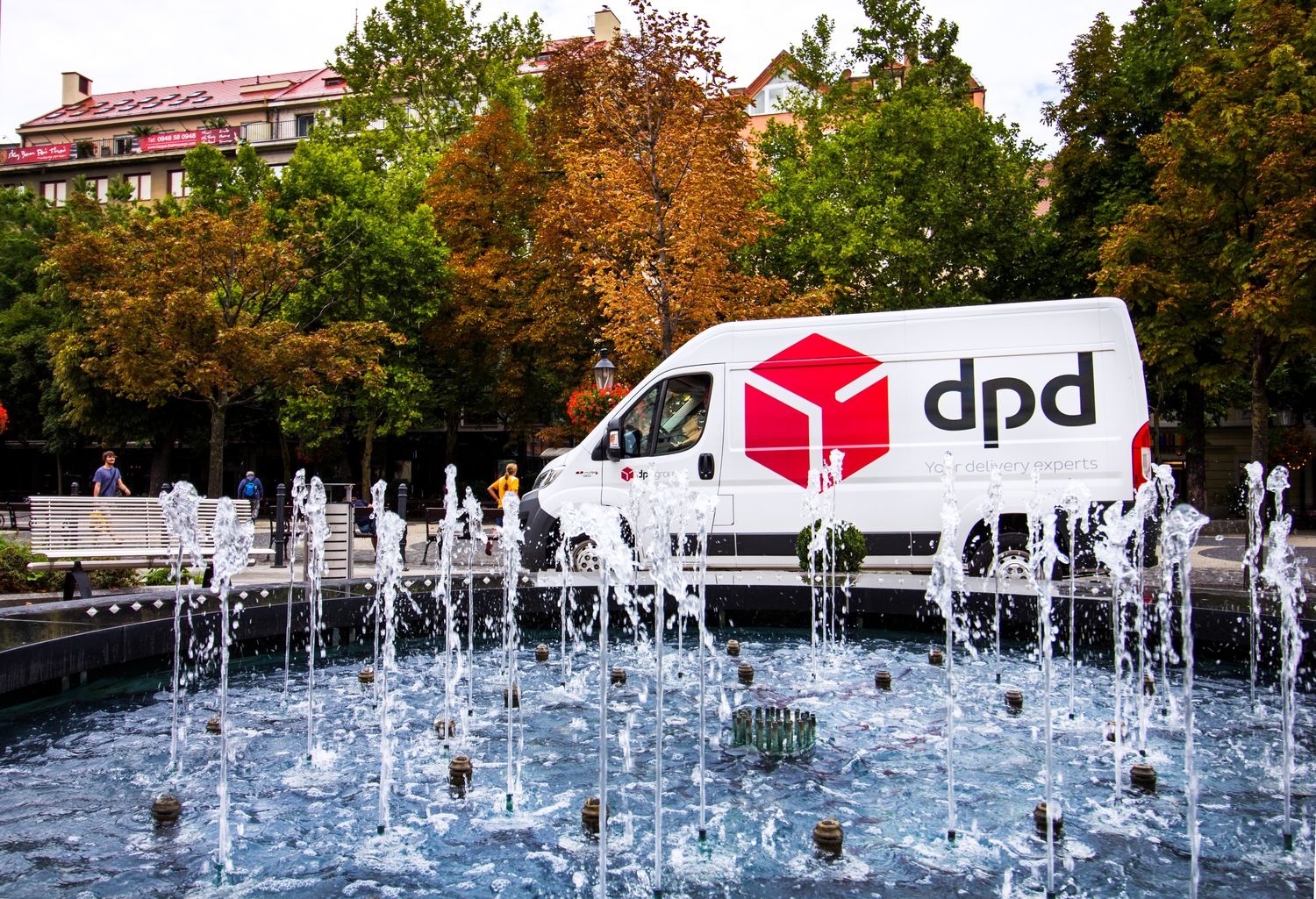 découvrez notre service dpd, une solution rapide et fiable pour l'expédition de vos colis en france et à l'international. profitez d'un suivi en temps réel et d'options de livraison adaptées à vos besoins.