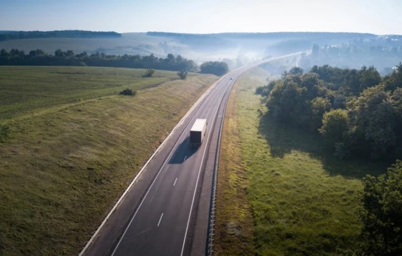 découvrez les tarifs du fret routier en france. comparez les prix, les services et trouvez la solution de transport qui convient le mieux à vos besoins logistiques. obtenez des informations détaillées et profitez d'offres compétitives pour optimiser vos coûts.