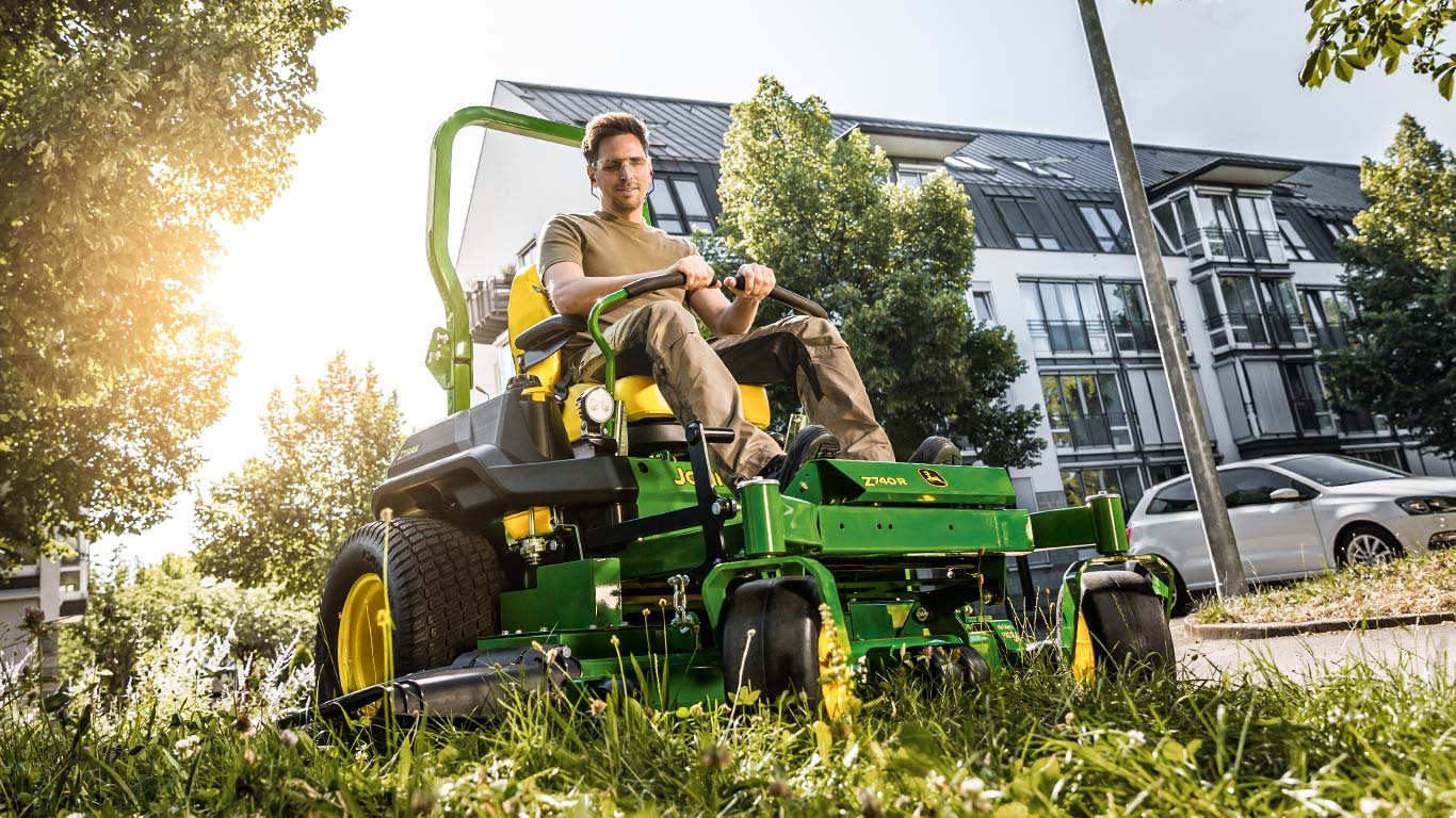 découvrez le tracteur tondeuse john deere, un équipement puissant et fiable pour entretenir votre jardin. avec sa performance supérieure, son confort optimal et ses fonctionnalités innovantes, tondre votre pelouse devient un jeu d'enfant. idéal pour tous types de terrains, le tracteur tondeuse john deere allie efficacité et qualité pour des résultats professionnels.